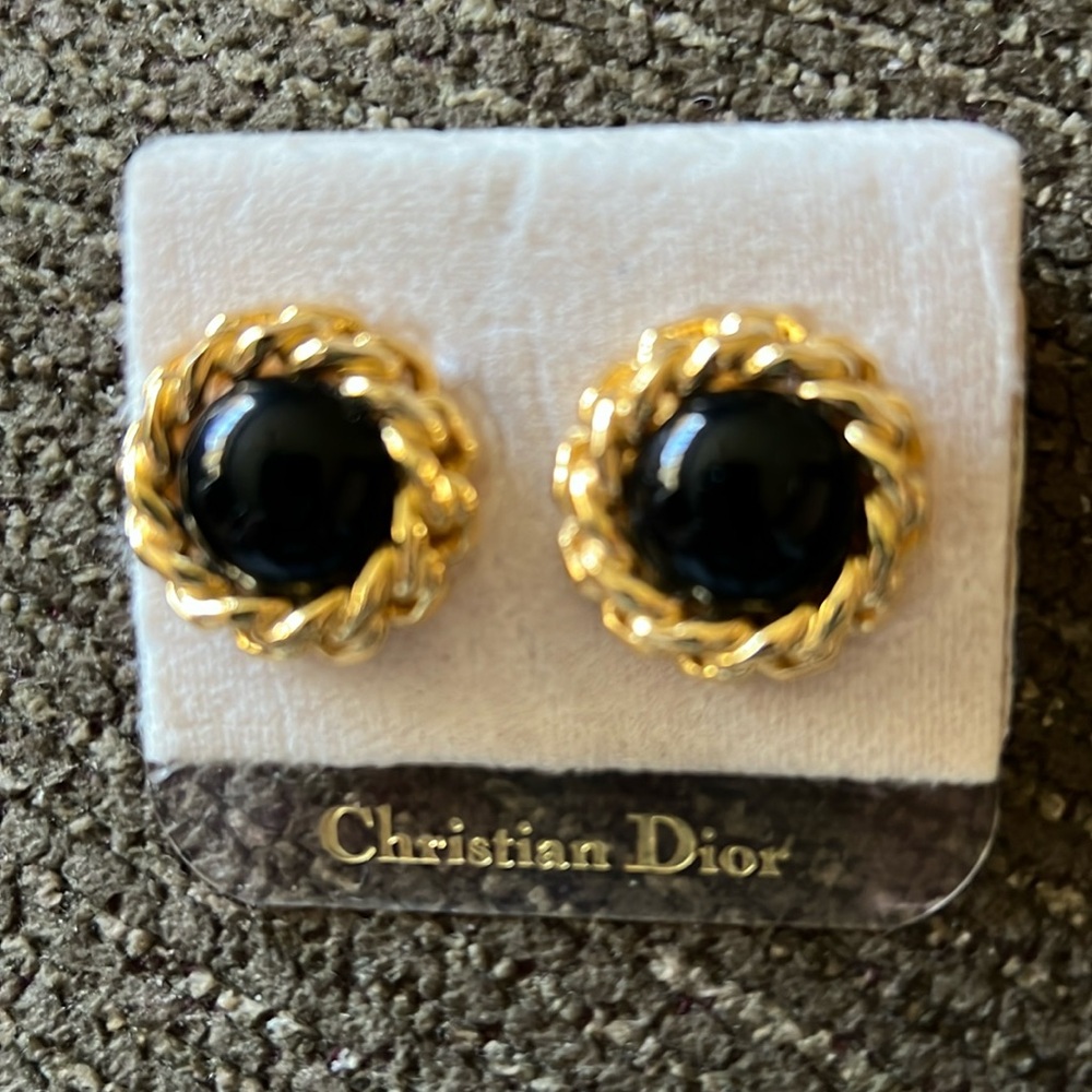 Christian Dior clip earring
